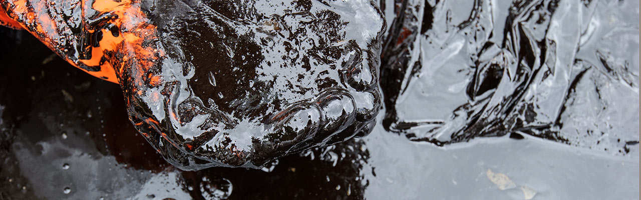 Vertido hidrocarburos Accidente de derrame de petróleo crudo en la playa Ao Prao en la isla Samet el 31 de julio de 2013 en Rayong, Tailandia